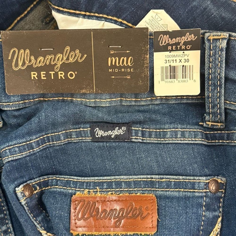 Wrangler Retro Mae Mid Rise Medium Wash Bootcut Jeans - Women’s 31/30 US 11 - Picture 10 of 11